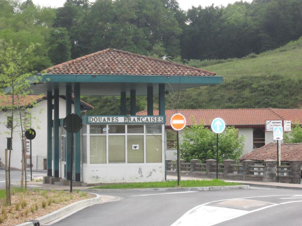 Logis Hotel Ur-Hegian Ainhoa Exterior photo
