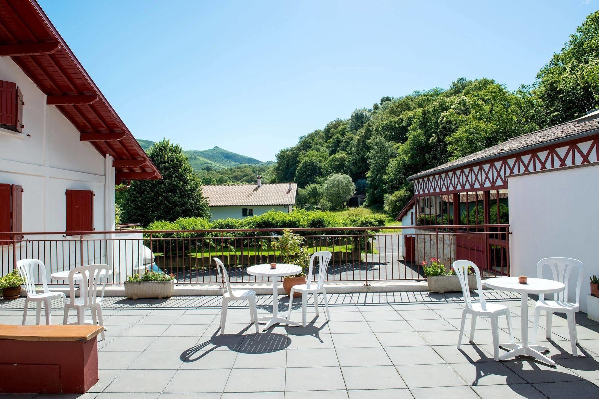 Logis Hotel Ur-Hegian Ainhoa Exterior photo